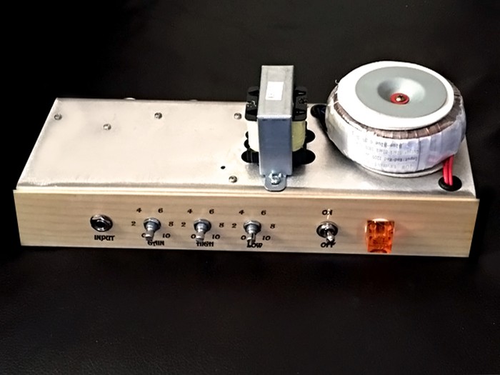 ashen-amps-goldy-handwired-3156291.jpg https://medias.audiofanzine.com/images/thumbs3/ashen-amps-goldy-handwired-3156291.jpg