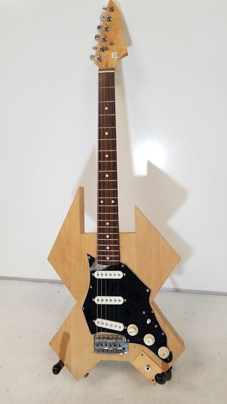 autres-guitares-electriques-solid-body-3199804.jpg
