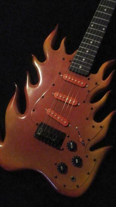 autres-guitares-electriques-solid-body-3212927.jpg