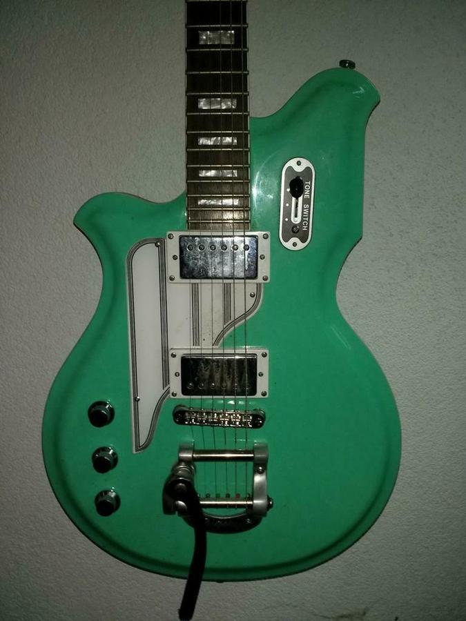 autres-guitares-electriques-solid-body-3231039.jpg