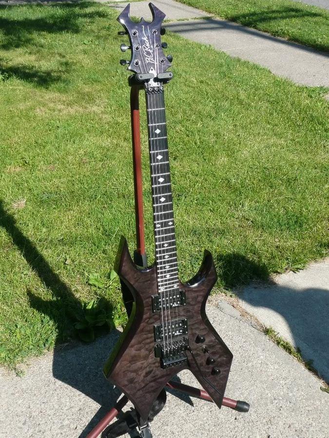 B.C. Rich Warlock NJ Deluxe - Onyx Image (#290606) - Audiofanzine