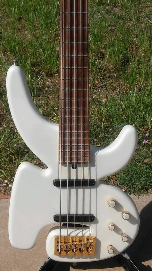 basses-2238844.jpg