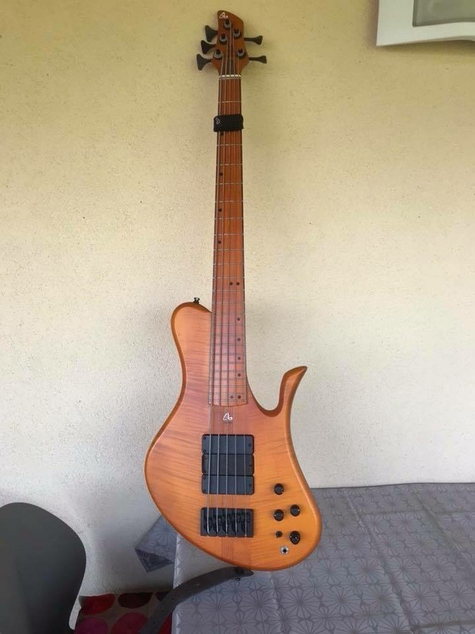 basses-2266086.jpg