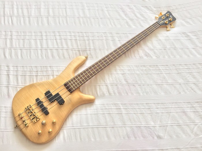 basses-2276558.jpg