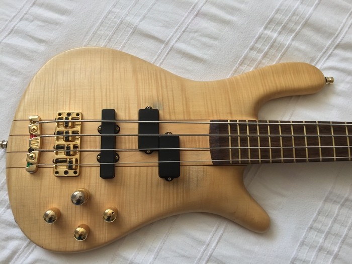 basses-2276559.jpg