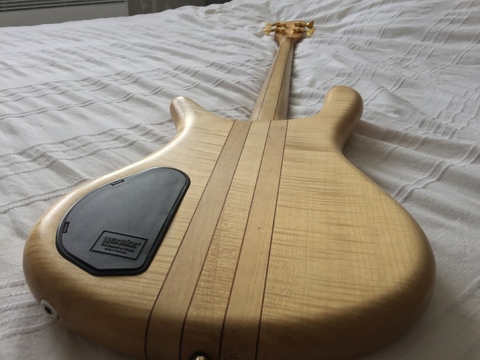 basses-2276562.jpg