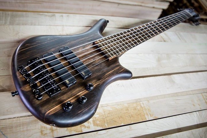 basses-2365159.jpg