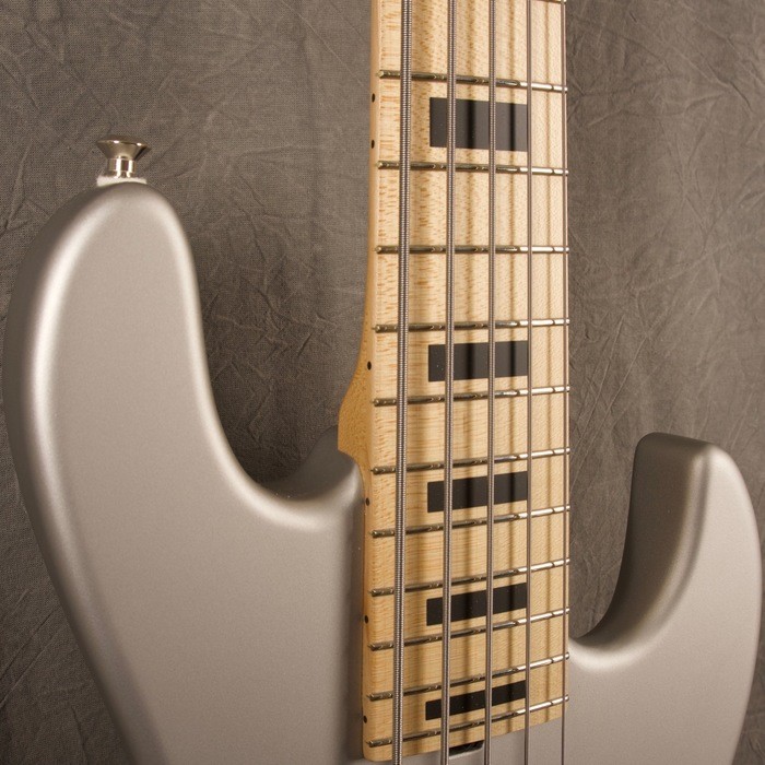 basses-2555012.jpg