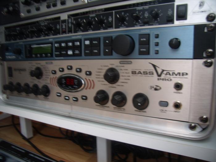 Photo Behringer Bass VAmp Pro Behringer Bass VAmp Pro (10985