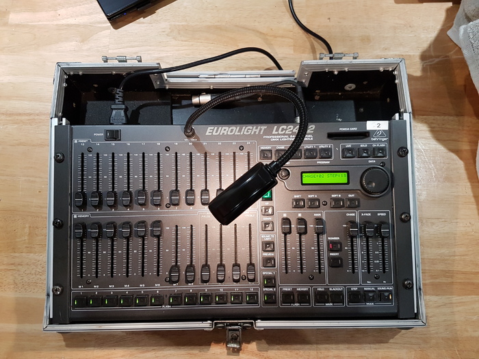 Behringer Eurolight LC2412 image (1845989) Audiofanzine