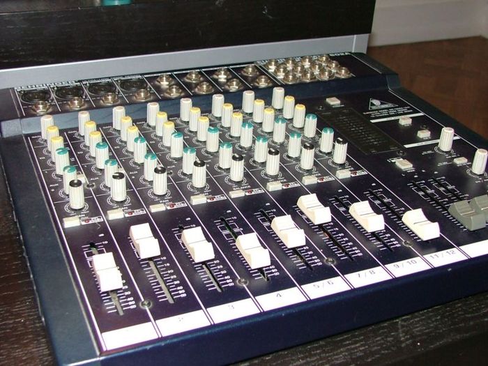 Behringer Eurorack MX1602A image (618051) Audiofanzine