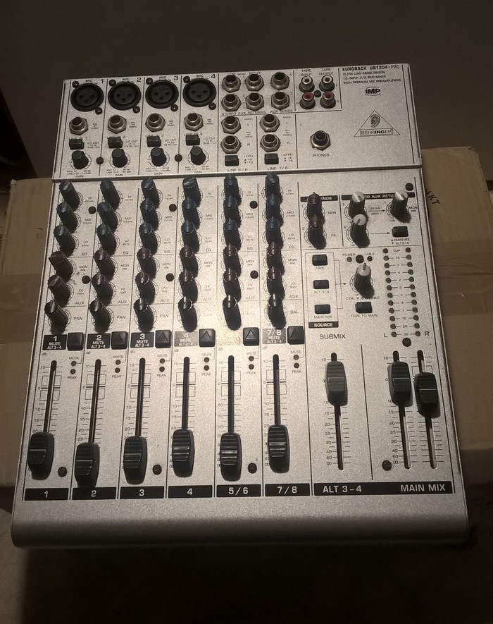 Eurorack UB1204FX-Pro - Behringer Eurorack UB1204FX-Pro - Audiofanzine