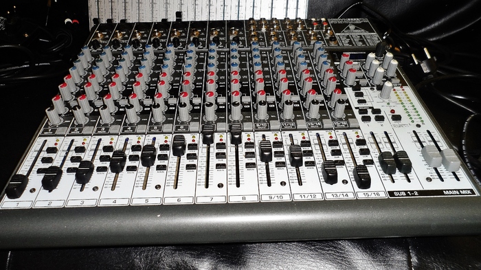 Behringer Xenyx 2222FX image (#591424) - Audiofanzine