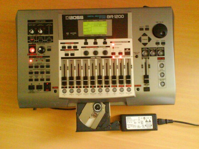 BOSS - BOSS BR-1200CD MTR ギタリスト向け デジタルレコーダーの+