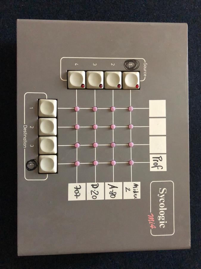 claviers-synthetiseurs-analogiques-2945874.jpeg