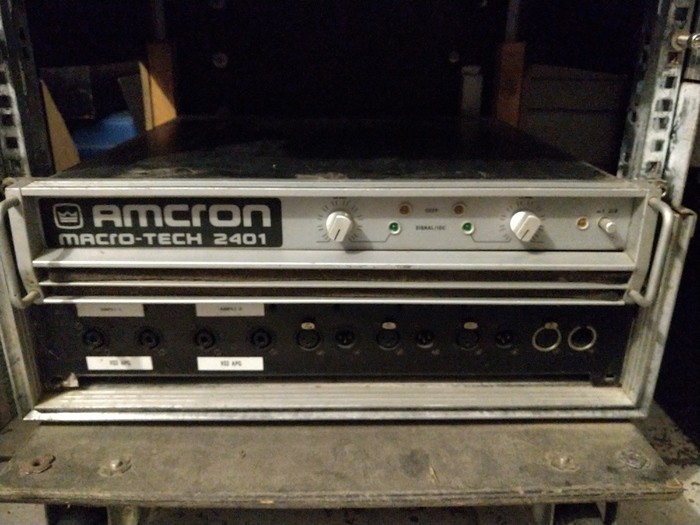 MacroTech 2400 Crown MacroTech 2400 Audiofanzine