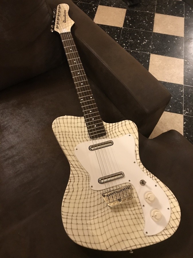Danelectro 67 Heaven - White Alligator (62851)