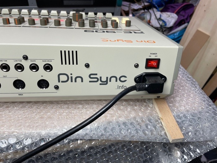 din-sync-re-909-3794180.jpg din-sync-re-909-3794180.jpg