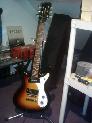 eastwood guitars hi flyer phase 4 image 69875 audiofanzine eastwood hi flyer phase 4 sunburst