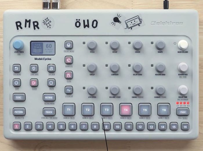 elektron-2909458.jpg