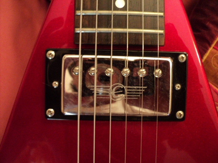 Photo Epiphone DemonV Epiphone E SERIES DEMON FLYING V RED SPARKLE