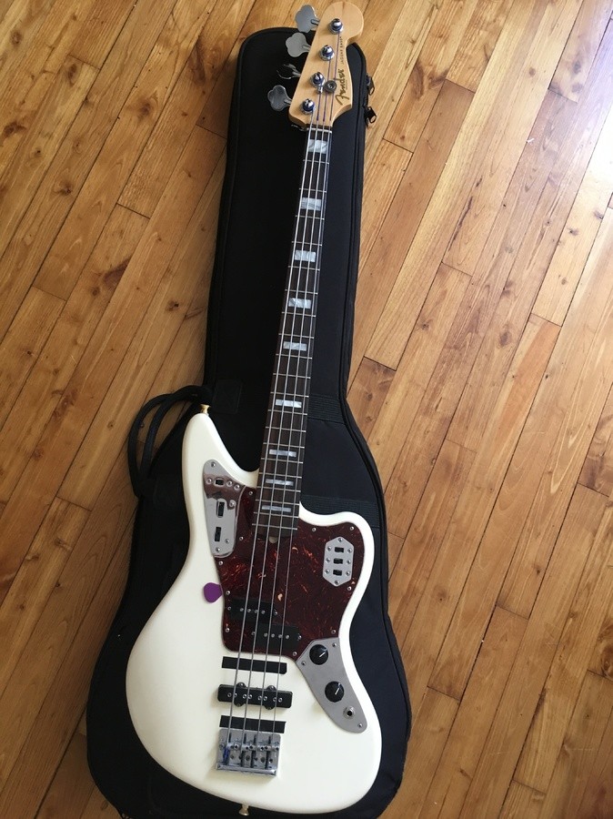 American Standard Jaguar Bass Fender Audiofanzine