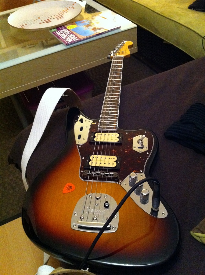 Photo Fender Kurt Cobain Jaguar Fender Kurt Cobain Jaguar 2014 3Color Sunburst (829656