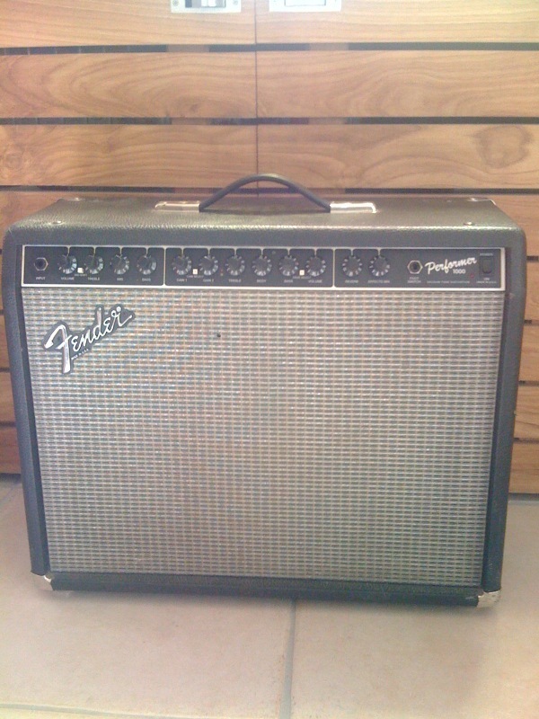 Fender Performer 1000 image (119790) Audiofanzine