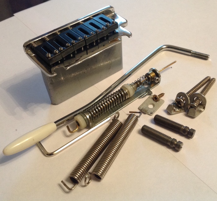 Photo Fender Vibrato Fender LEFTY American Fender Strat Plus TREMOLO