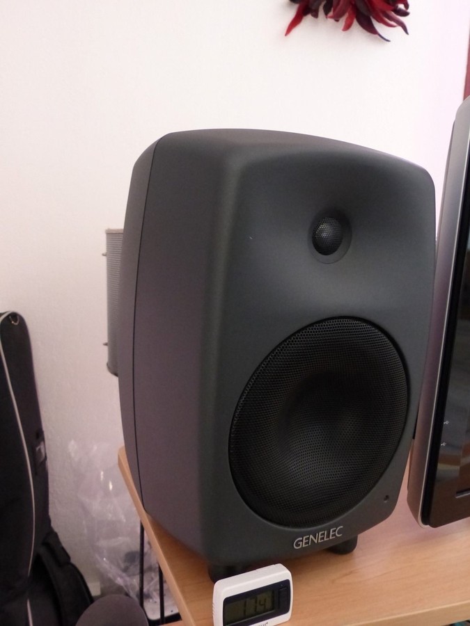 Photo Genelec 8040A Genelec 8040A (25045) (1029391) Audiofanzine