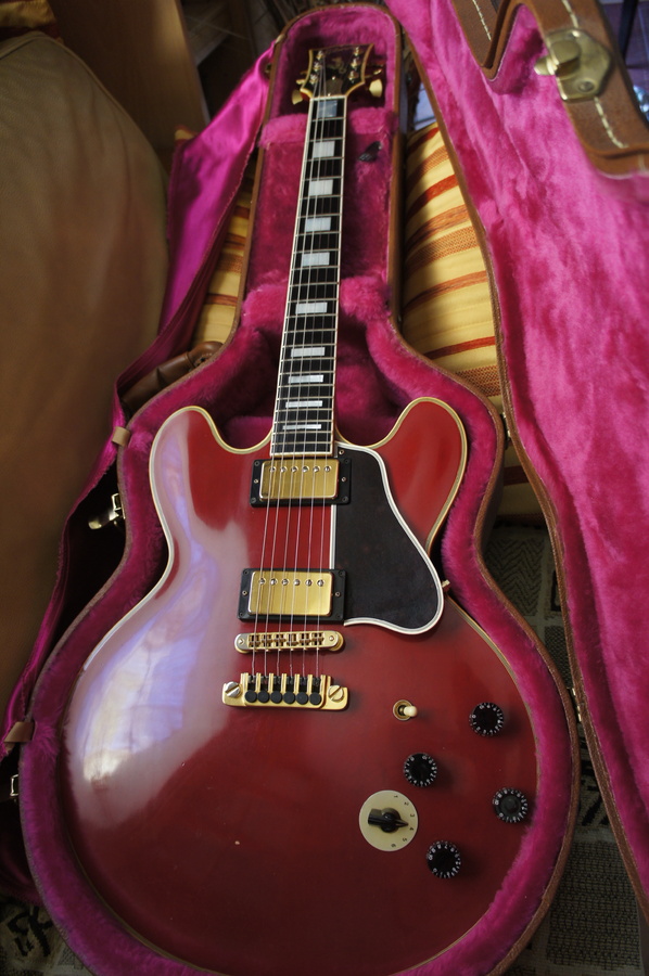 Photo Gibson B.B. King Lucille - Cherry : Gibson B.B. King Lucille ...