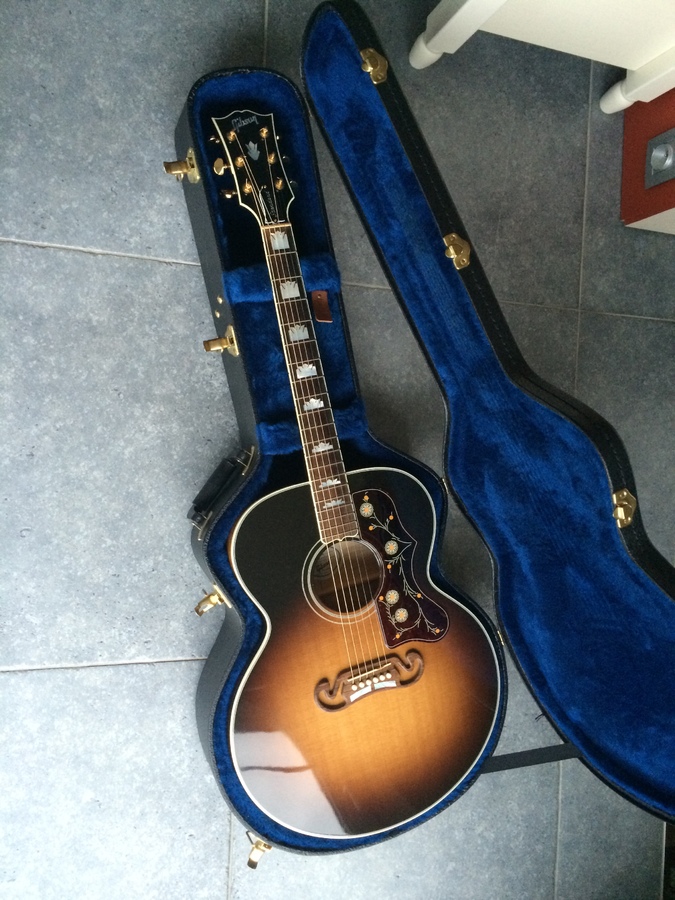 Photo Gibson J200 Standard Vintage Sunburst Gibson J200 VS