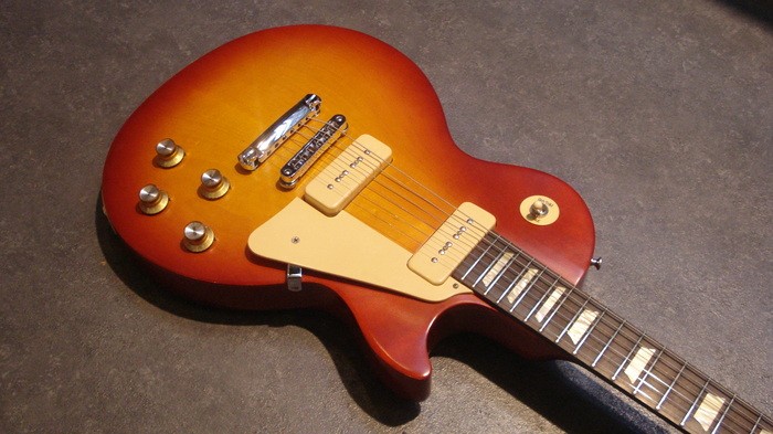 Gibson Les Paul Studio '60s Tribute - Worn Cherry Burst (81607)
