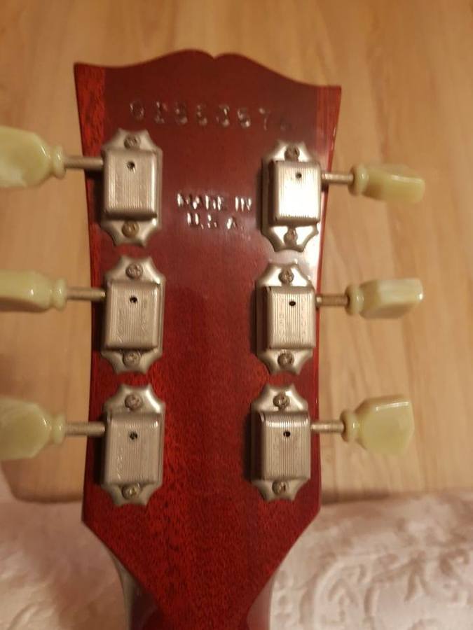 guitares-de-forme-lp-2568054.jpg