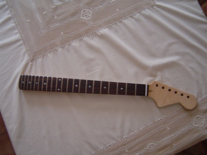 guitares-electriques-solid-body-2955060.jpg