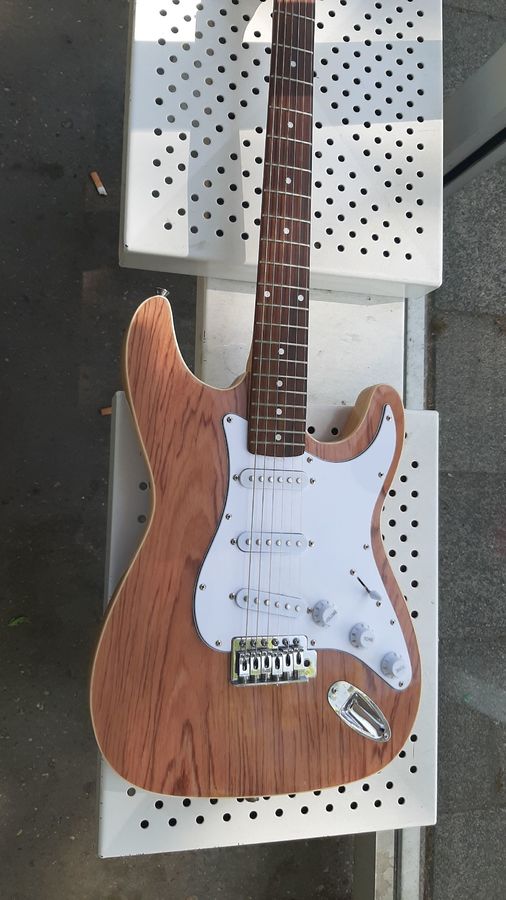 guitares-electriques-solid-body-2963738.jpeg