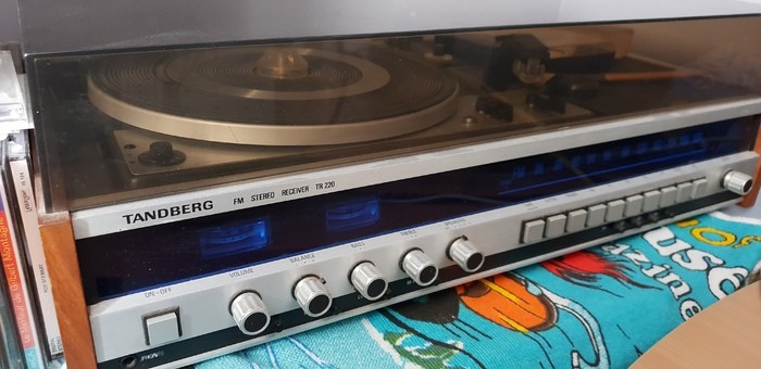 hi-fi-2453461.jpg