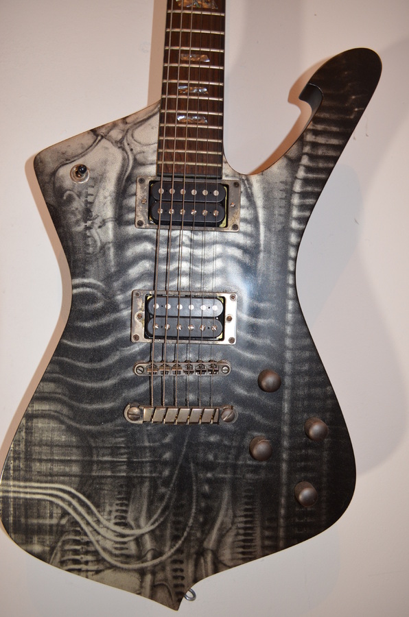 Ibanez HR Giger Image 784633 Audiofanzine   Ibanez Hr Giger 784633 