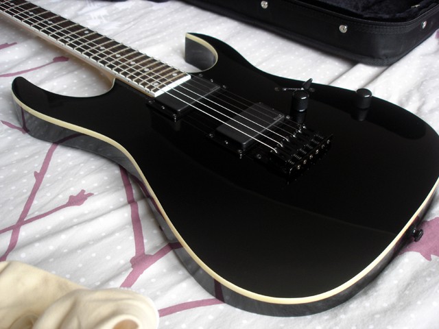 Ibanez Rgr321Ex-Bk Vs. Rga32-Mol – MRFBK