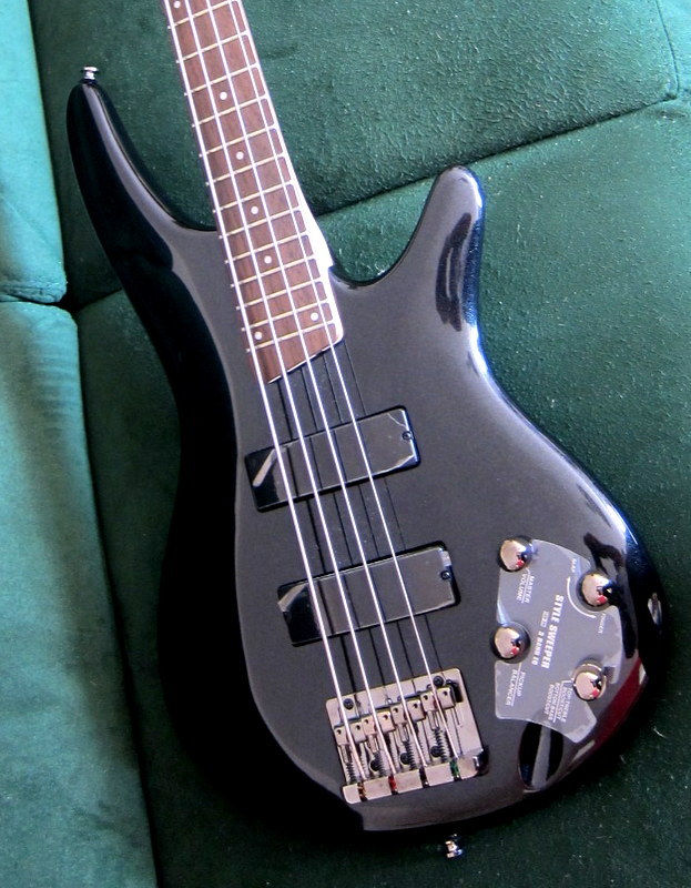 Ibanez SR300 image (#378259) - Audiofanzine