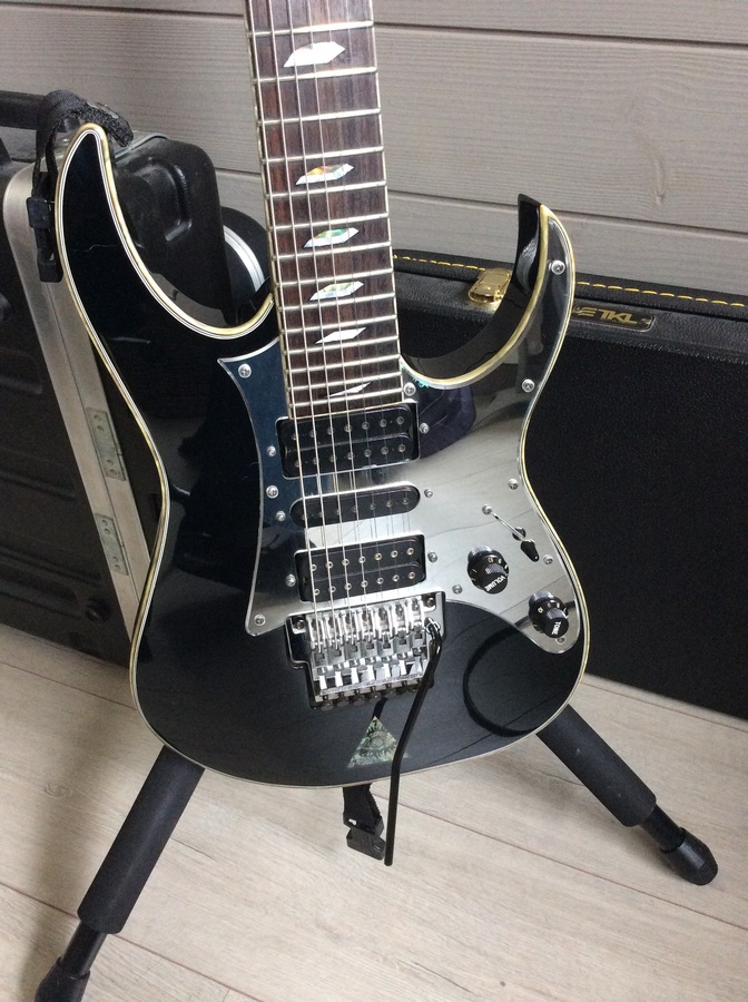 Ibanez UV777 image (821800) Audiofanzine
