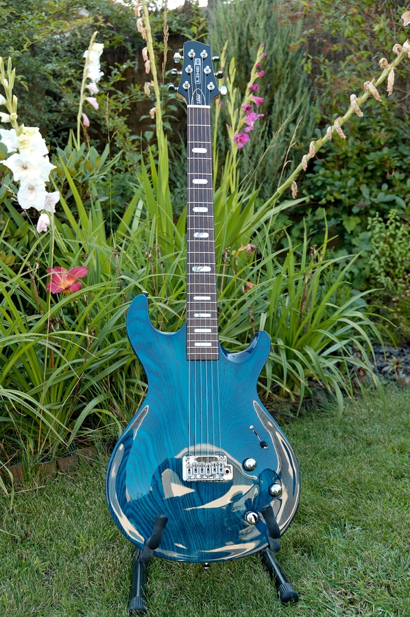 Line 6 Variax 700 Hardtail Blue image (833440) Audiofanzine