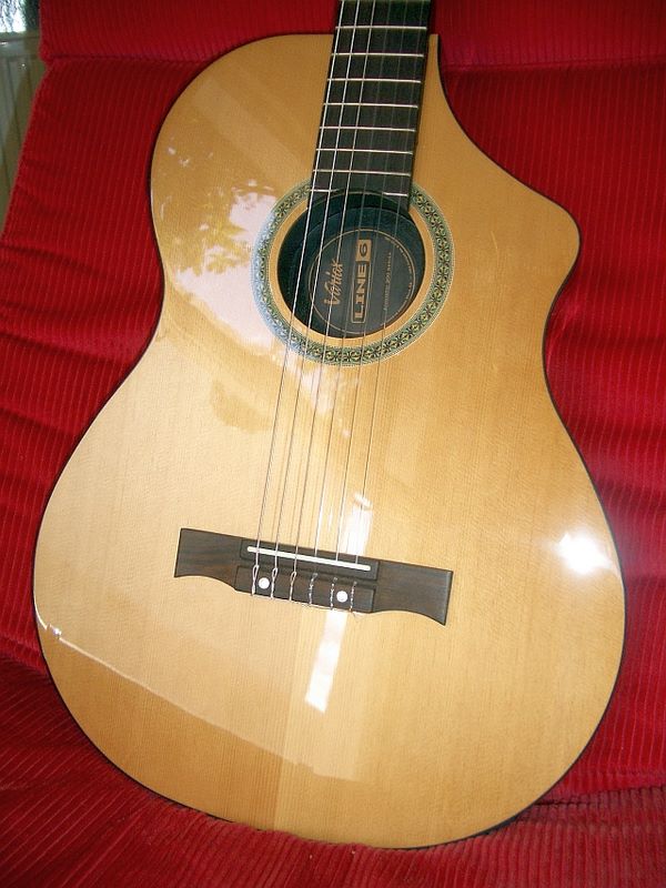 Photo Line 6 Variax Acoustic 300 Nylon : Line 6 Variax Acoustic 300