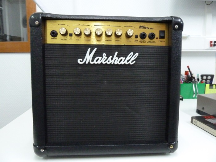 Marshall MG15 アンプ Marshall MG15 アンプ