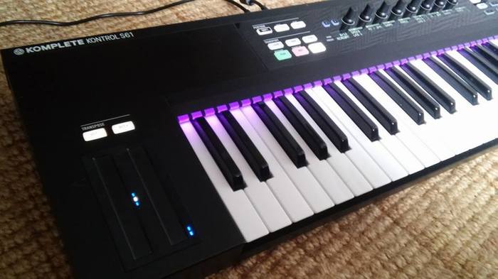 native instruments komplete kontrol s61 mk2 keyboard used