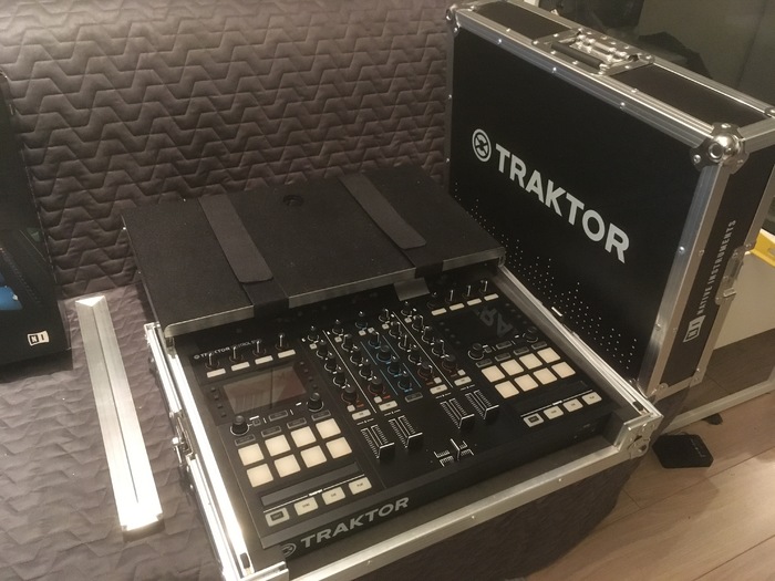 Photo Native Instruments Traktor Kontrol S5 : IMG 2703.JPG (#1835192