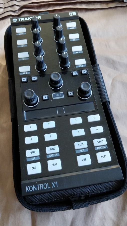Native Instruments Traktor Kontrol X1 mk2 (68969)