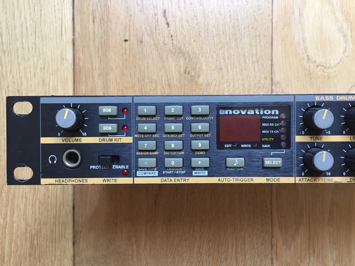 Novation drum station rack2.JPG