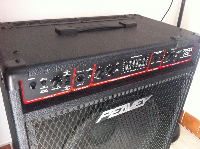 Photo Peavey TKO 115 : Peavey TKO 115 (65131) (#926075) - Audiofanzine