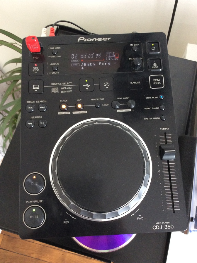 Cdj 350 какие флешки читает